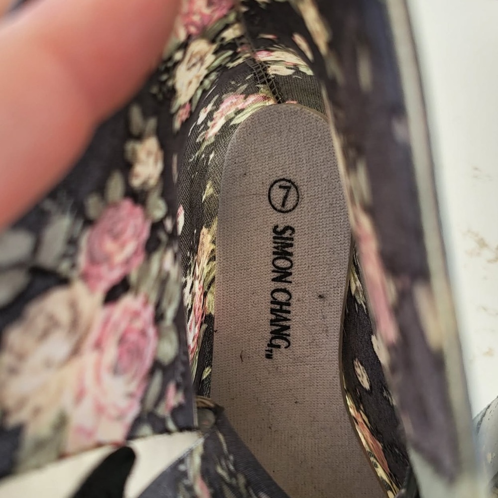 Simon Chang Black Floral Boots - Picture 3 of 3